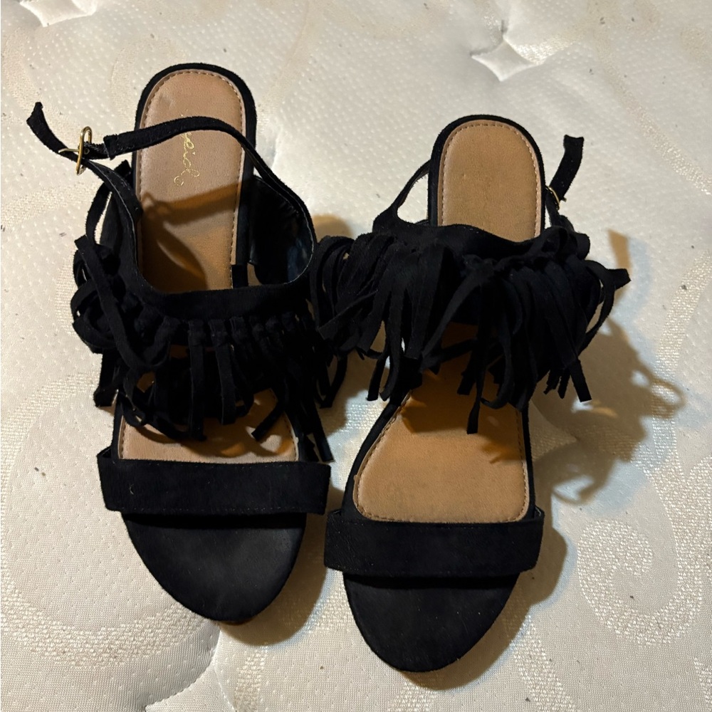 Black Fringe Women's Wedges